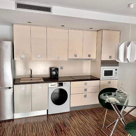 Appartamento Apartamento Centrico Con Plaza De Garaje Y Piscina Murcia Esterno foto