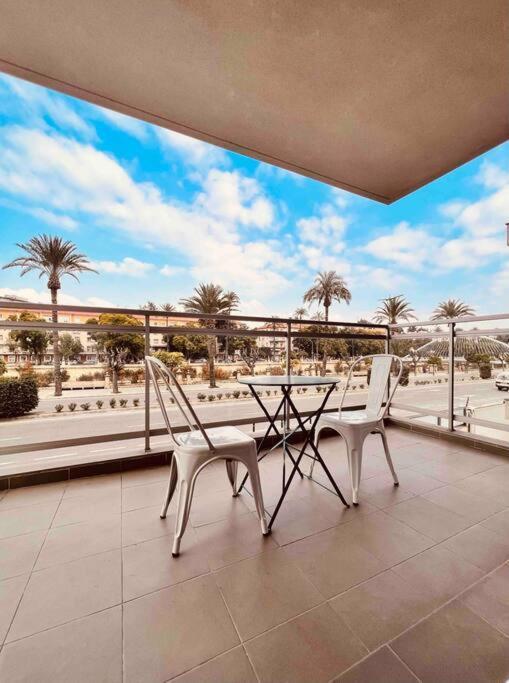Appartamento Apartamento Centrico Con Plaza De Garaje Y Piscina Murcia Esterno foto