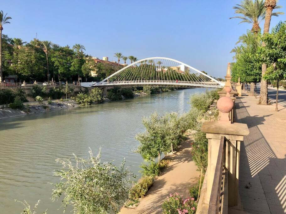 Appartamento Apartamento Centrico Con Plaza De Garaje Y Piscina Murcia Esterno foto
