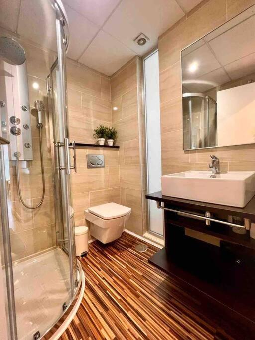 Appartamento Apartamento Centrico Con Plaza De Garaje Y Piscina Murcia Esterno foto