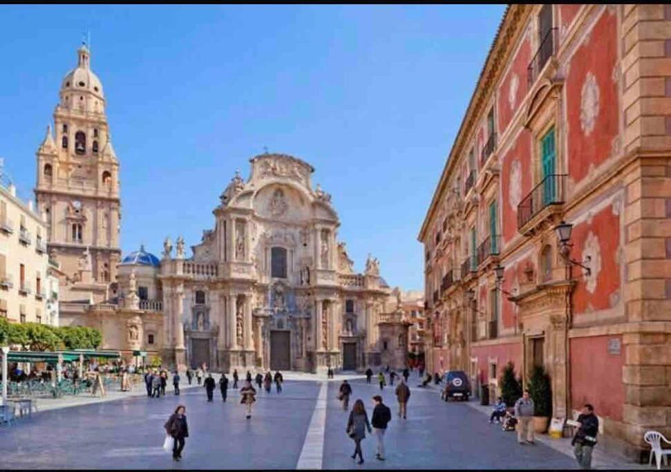 Appartamento Apartamento Centrico Con Plaza De Garaje Y Piscina Murcia Esterno foto