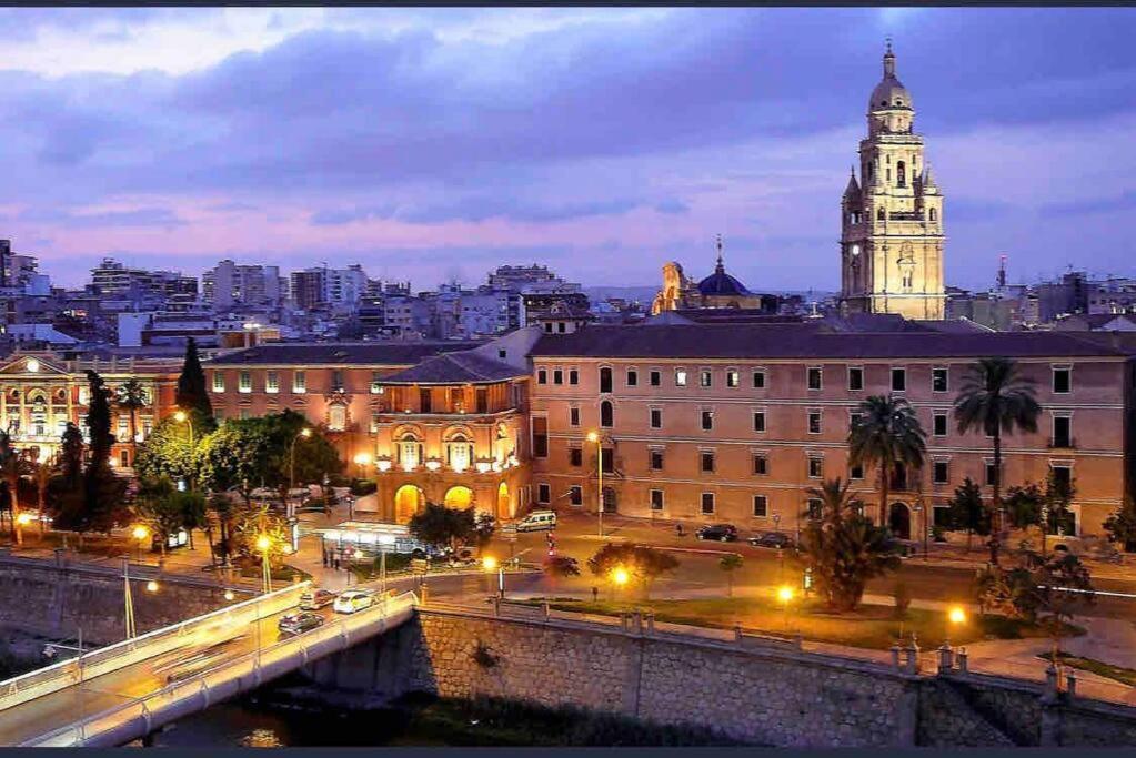 Appartamento Apartamento Centrico Con Plaza De Garaje Y Piscina Murcia Esterno foto